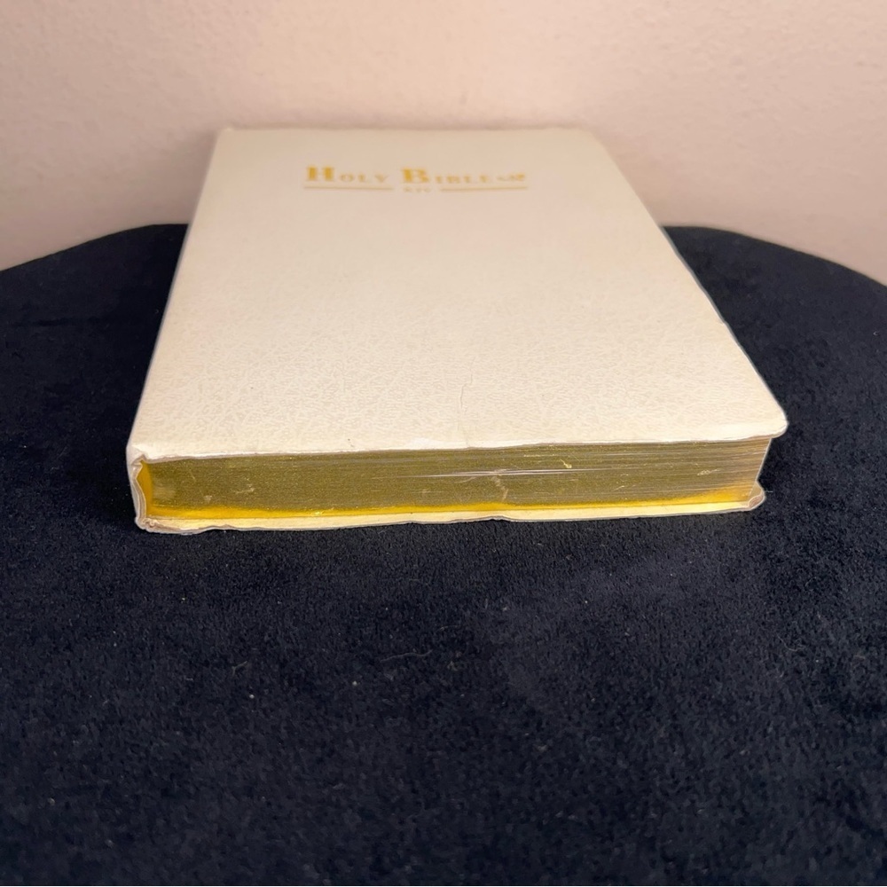 White HOLY BIBLE KJV Gold Leatherette Cover Compact Thinline Edition Gift - Picture 5 of 12